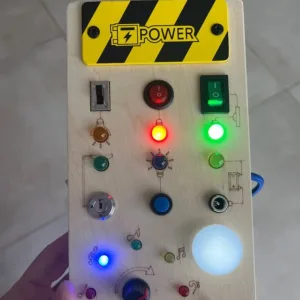 Ontvangen Montessori Busy Board met LED-verlichting van klant N***e.