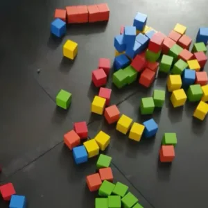 Ontvangen 50 stuks Kleurrijke Houten Blokken Bouwblokken van klant J***e.