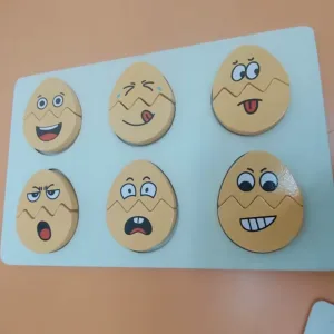Ontvangen Emotie Matching Puzzel Spel van klant M****r.