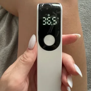 Infrarood Niet-Contact Digitale Thermometer ontvangen van klant H***e.