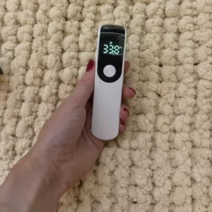 Infrarood Non-Contact Digitale Thermometer ontvangen van klant C****a.
