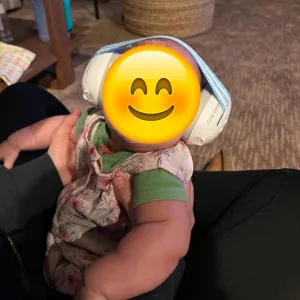 Ontvangen Baby Geluid Annulerende Oorkappen van klant T***i.