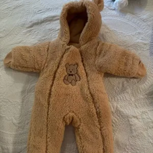 Ontvangen Baby Hooded Romper Verdikte Jumpsuit van klant C****n.