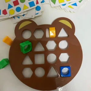 Ontvangen vorm- & kleurmatchende puzzelspeelgoed van klant M***n.