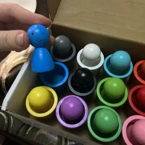 Ontvangen Peg Dolls in Cups Montessori Kleur Sorteer Speelgoed van klant G***i.
