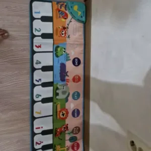 Gulvtastaturmåtte med dyrelyde modtaget fra kunde S***i.
