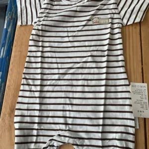 Ontvangen Baby Eendelig Korte Mouw Romper van klant L*****u.